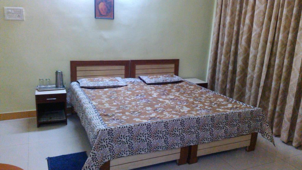 Hotel Kanishka Kanpur Room photo